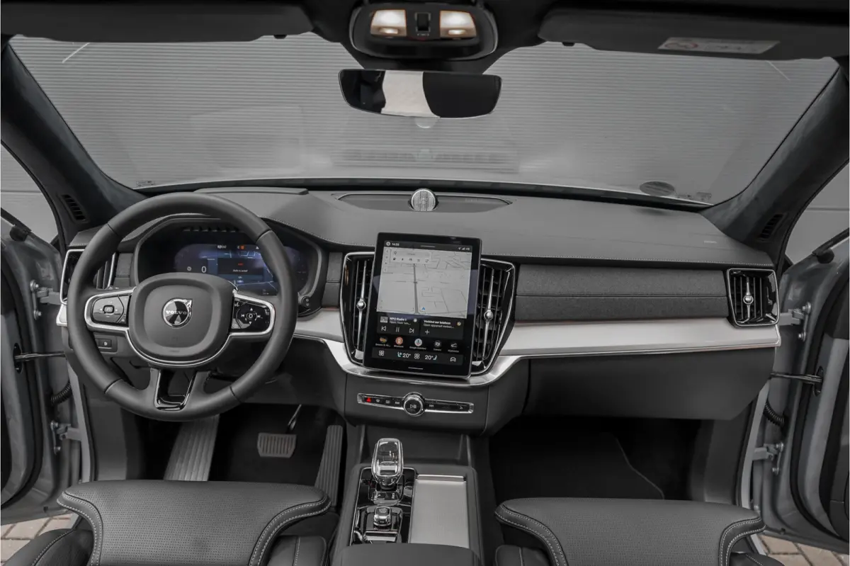 2.0 T8 Plug-in AWD Ultra Black 7p Model 2027 B&W Pano Massage Stoelventilatie Trekhaak