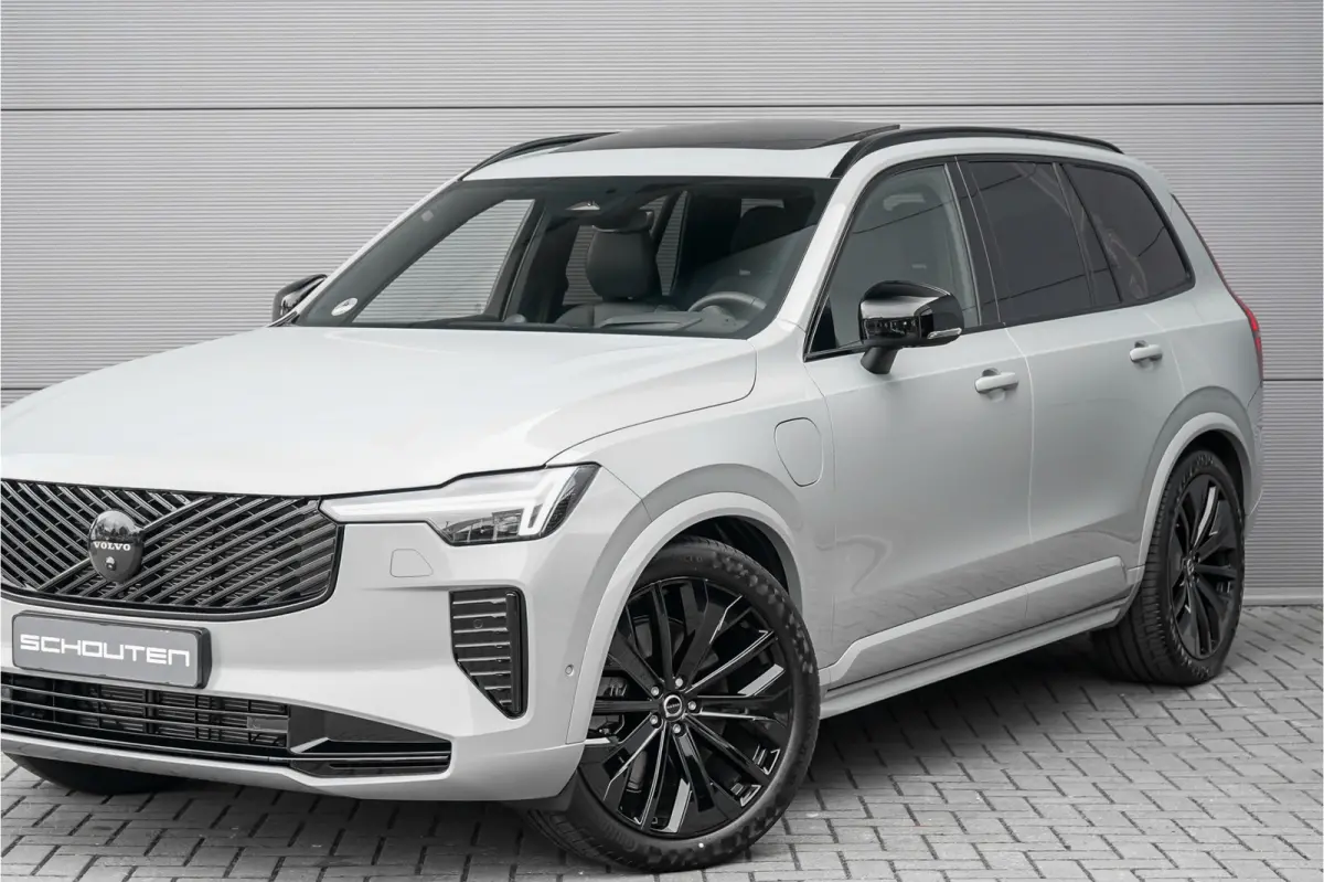 2.0 T8 Plug-in AWD Ultra Black 7p Model 2027 B&W Pano Massage Stoelventilatie Trekhaak