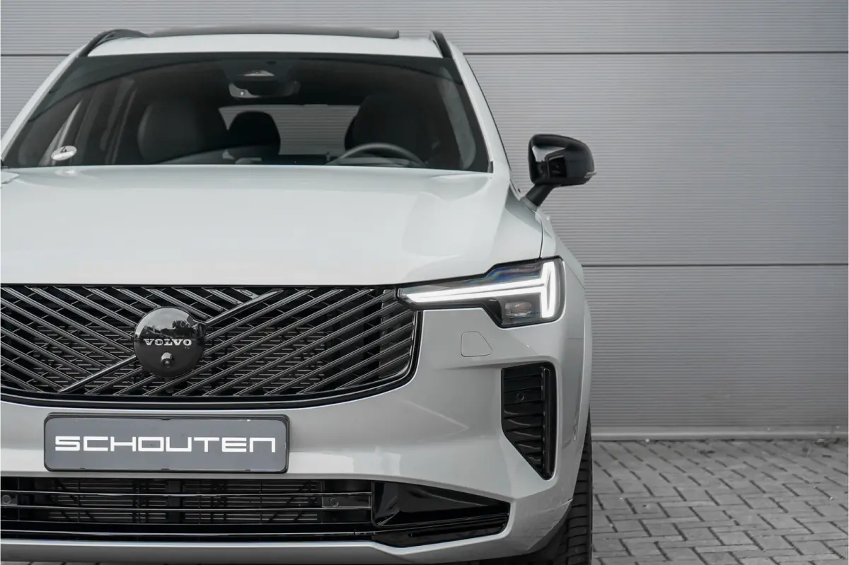 2.0 T8 Plug-in AWD Ultra Black 7p Model 2027 B&W Pano Massage Stoelventilatie Trekhaak
