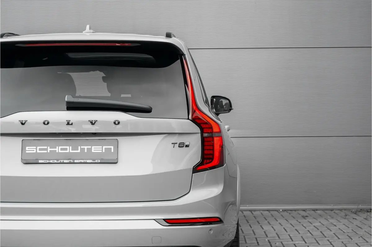 2.0 T8 Plug-in AWD Ultra Black 7p Model 2027 B&W Pano Massage Stoelventilatie Trekhaak