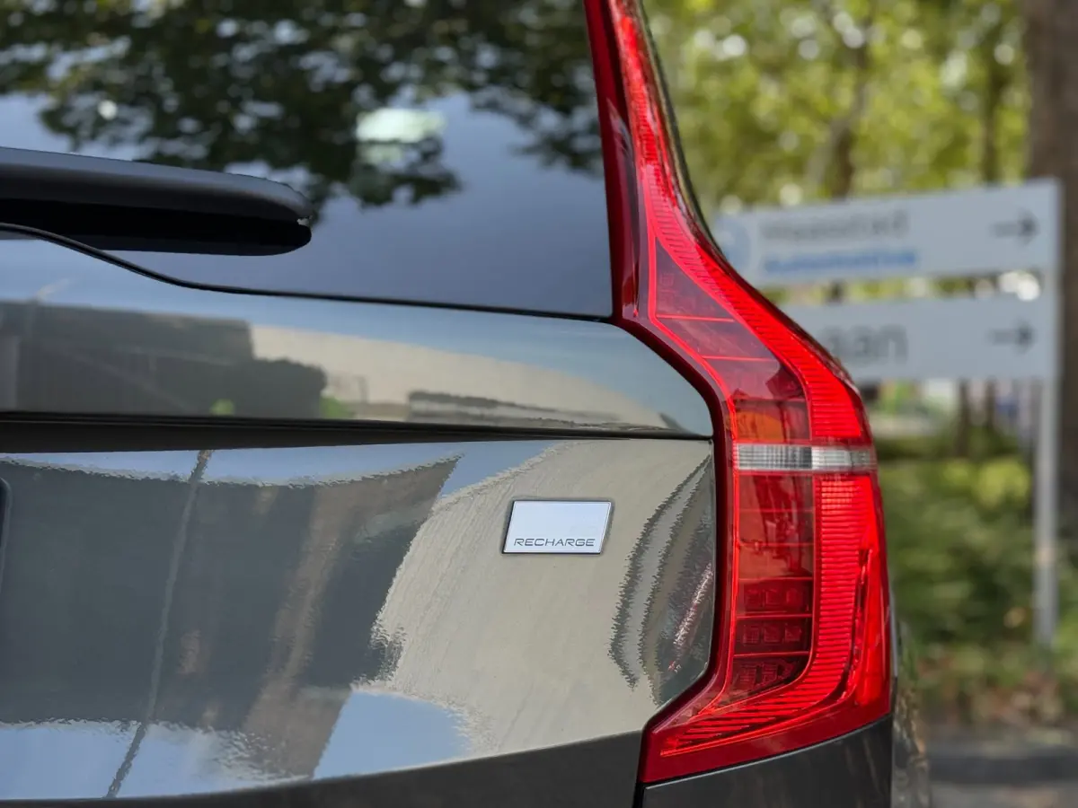 2.0 T8 Recharge AWD Plug in Hybrid Dealer onderhouden 7- Zits