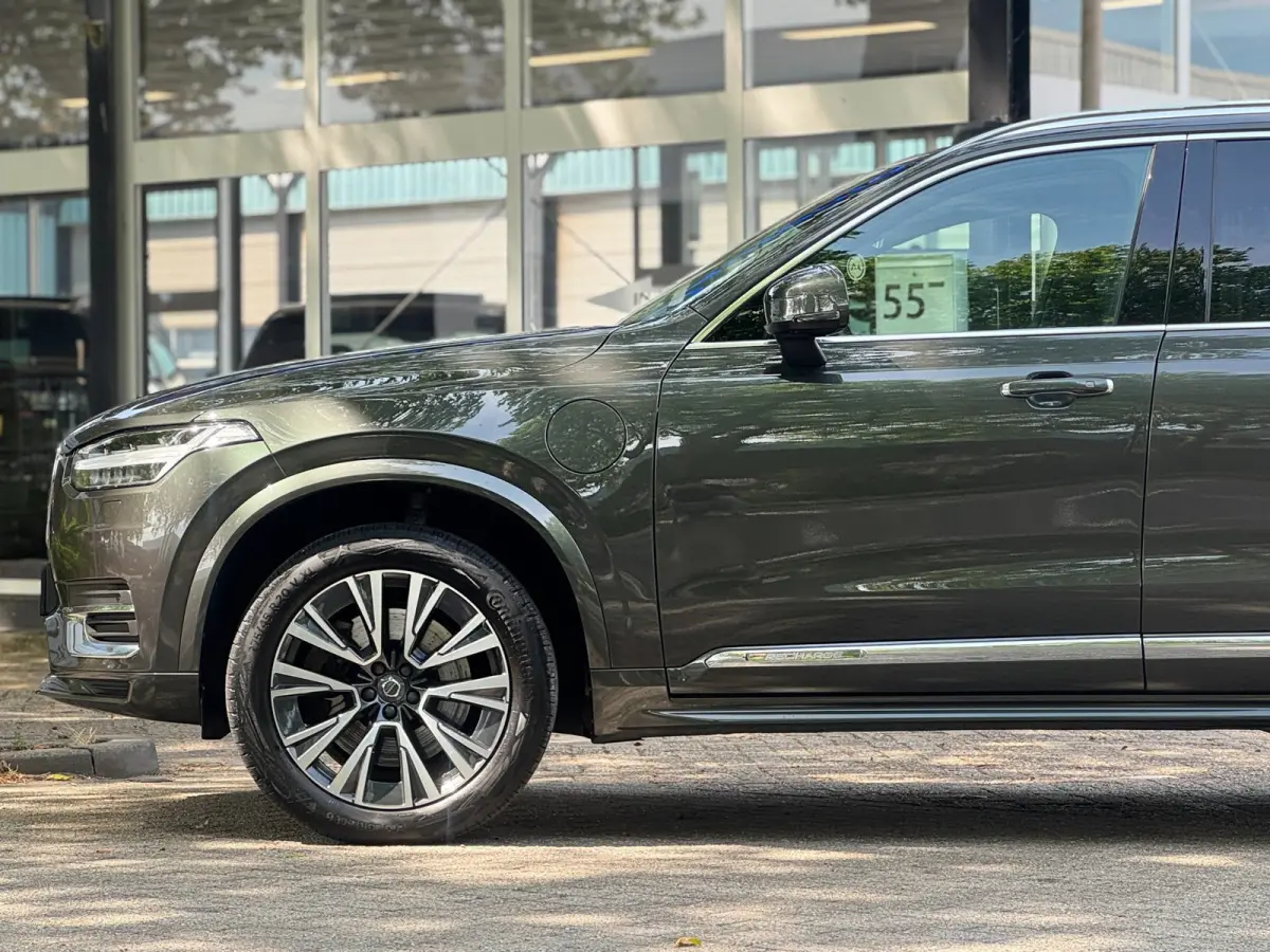 2.0 T8 Recharge AWD Plug in Hybrid Dealer onderhouden 7- Zits