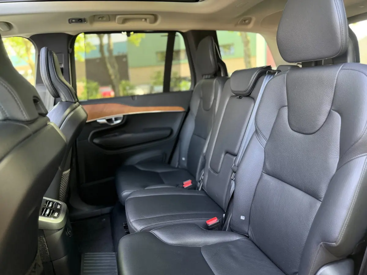 2.0 T8 Recharge AWD Plug in Hybrid Dealer onderhouden 7- Zits