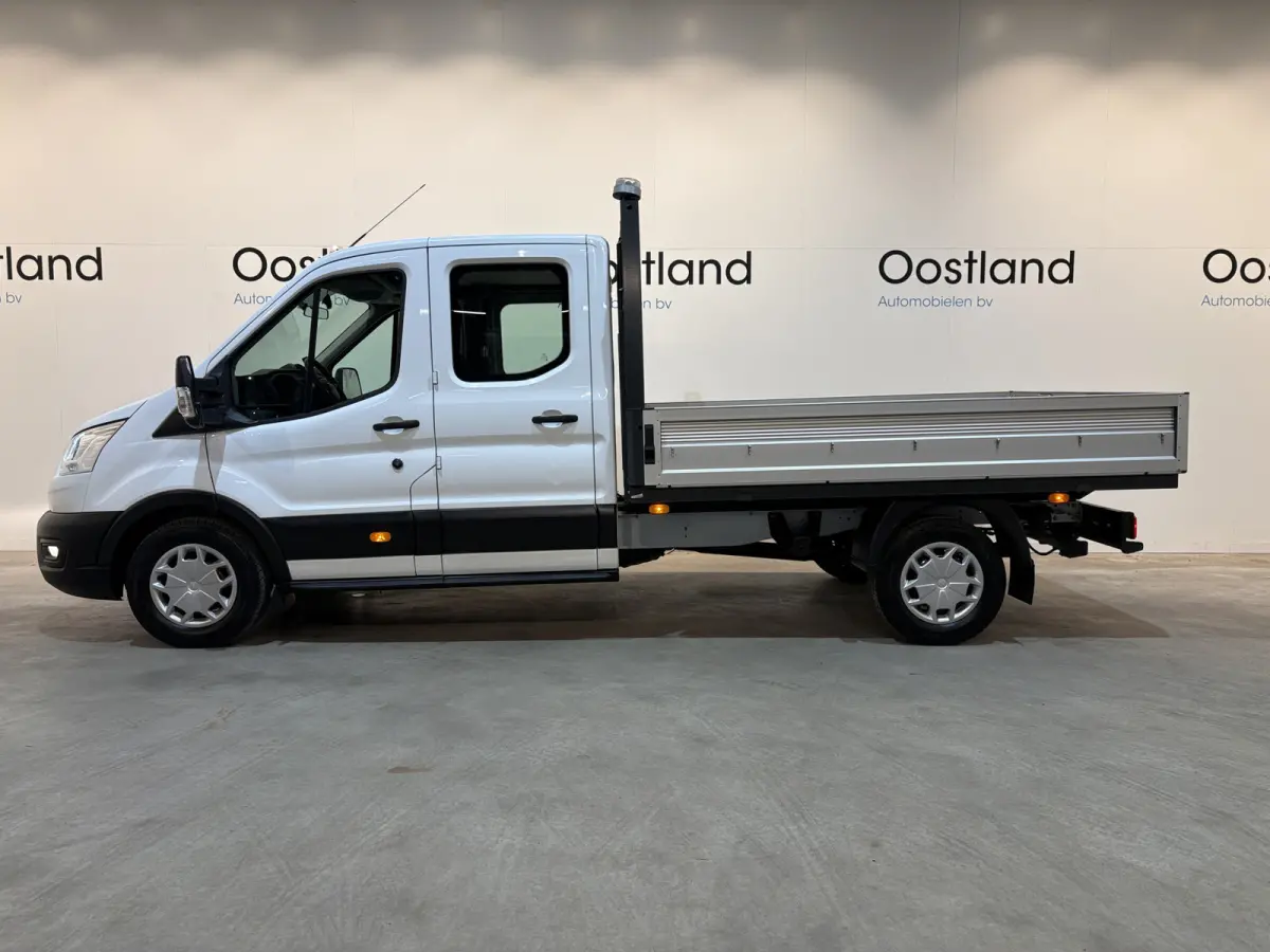 350 2.0 TDCI L3H1 DC Trend 4x4 / Open Laadbak / Dubbel Cabine 6 pers. / Airco / Trekhaak 2,8T / 54.500 KM !!