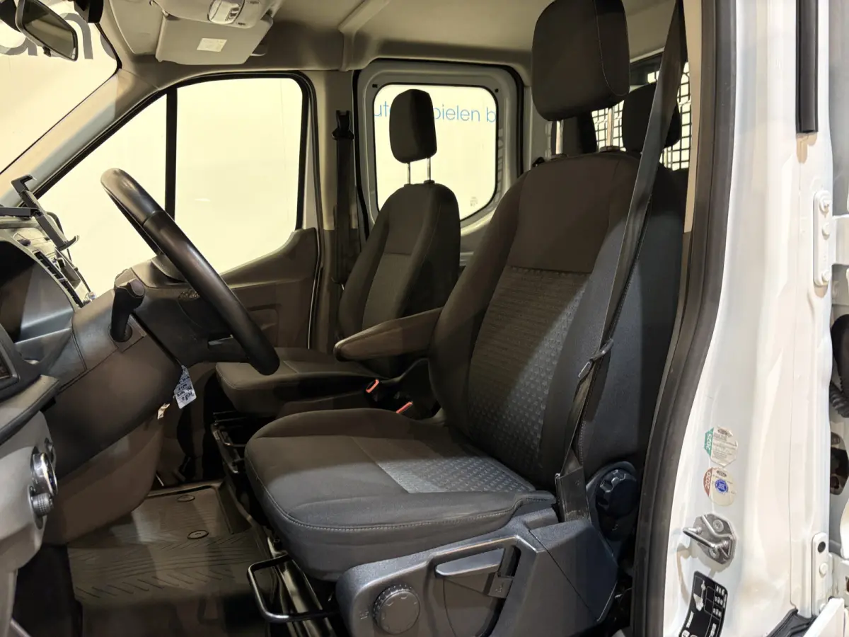 350 2.0 TDCI L3H1 DC Trend 4x4 / Open Laadbak / Dubbel Cabine 6 pers. / Airco / Trekhaak 2,8T / 54.500 KM !!