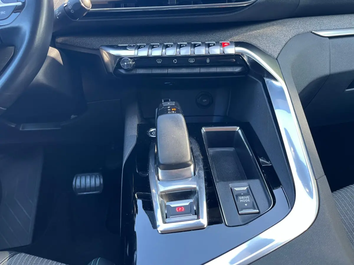 1.6 HYbrid 225 Allure Pack Business | Camera | Apple Carplay en Android Auto | Navigatie | Dodehoek detectie
