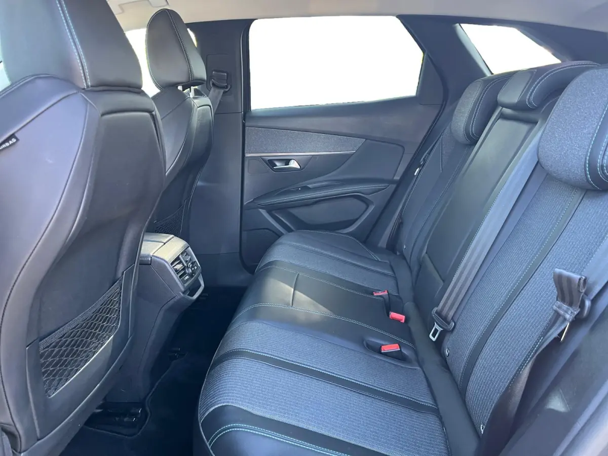 1.6 HYbrid 225 Allure Pack Business | Camera | Apple Carplay en Android Auto | Navigatie | Dodehoek detectie