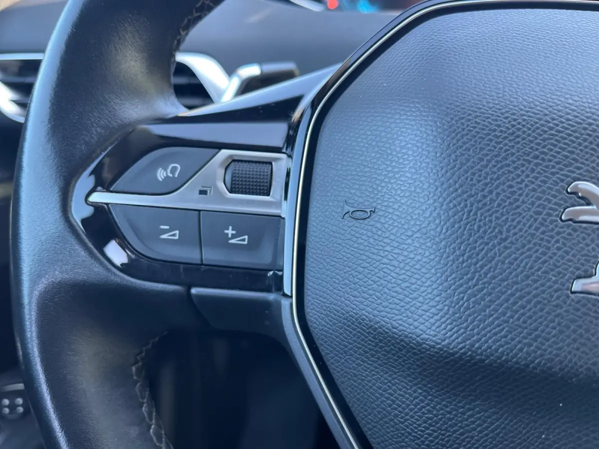 1.6 HYbrid 225 Allure Pack Business | Camera | Apple Carplay en Android Auto | Navigatie | Dodehoek detectie