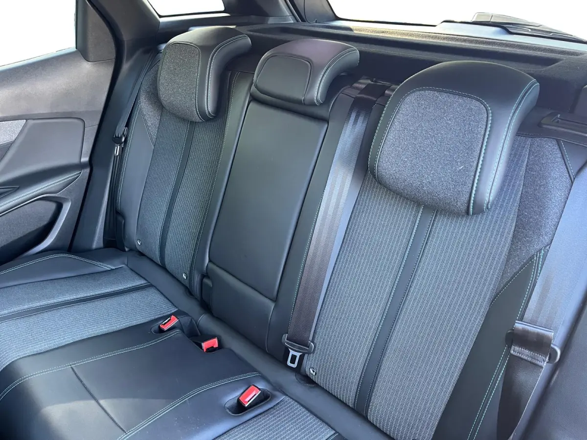 1.6 HYbrid 225 Allure Pack Business | Camera | Apple Carplay en Android Auto | Navigatie | Dodehoek detectie
