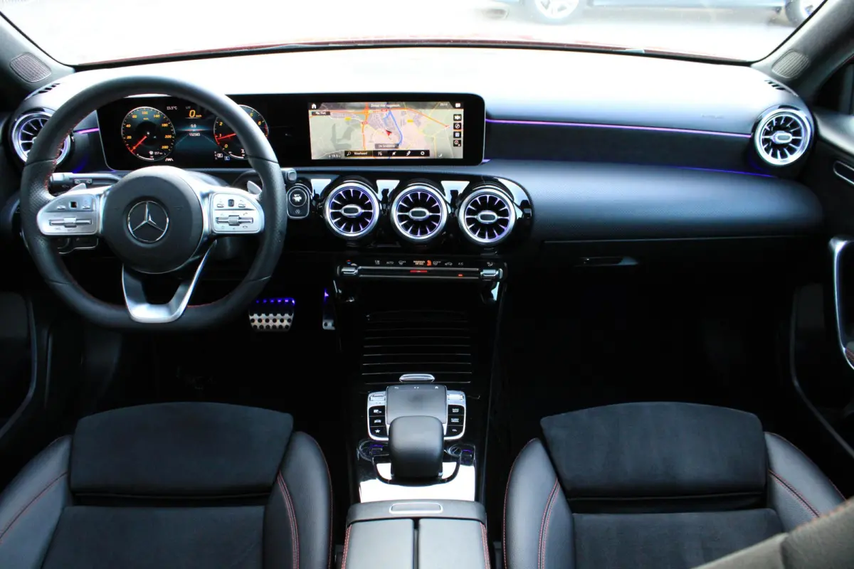 200 AMG Pano | Widescreen | Sfeerverlichting | Augmented Reality | 19" AMG | A45 Uitlaat | LED | Night
