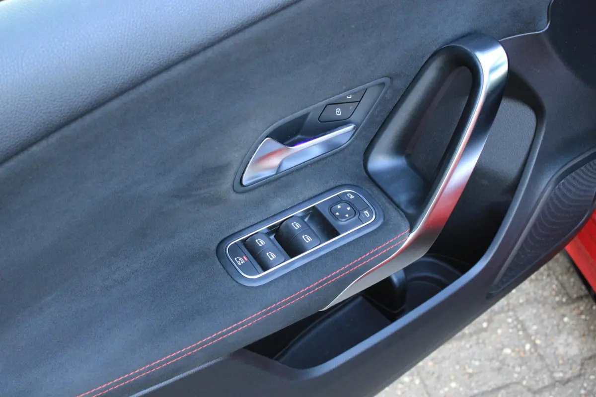 200 AMG Pano | Widescreen | Sfeerverlichting | Augmented Reality | 19" AMG | A45 Uitlaat | LED | Night