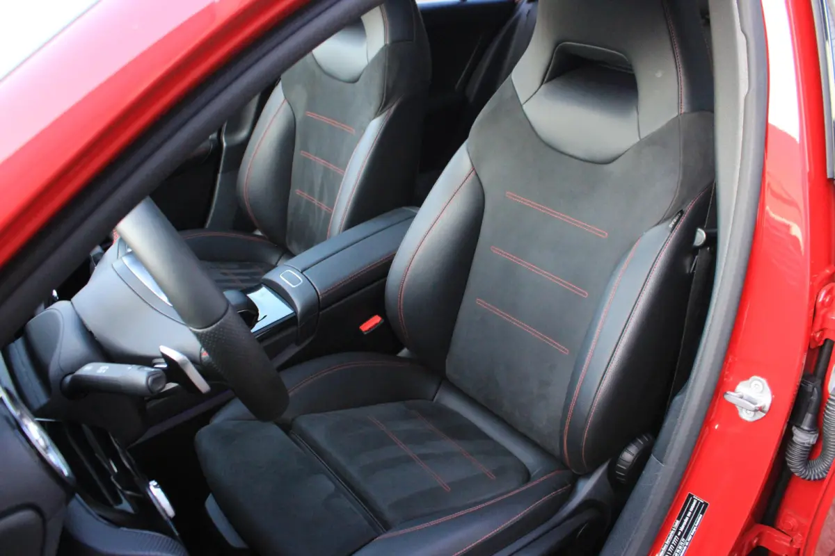 200 AMG Pano | Widescreen | Sfeerverlichting | Augmented Reality | 19" AMG | A45 Uitlaat | LED | Night