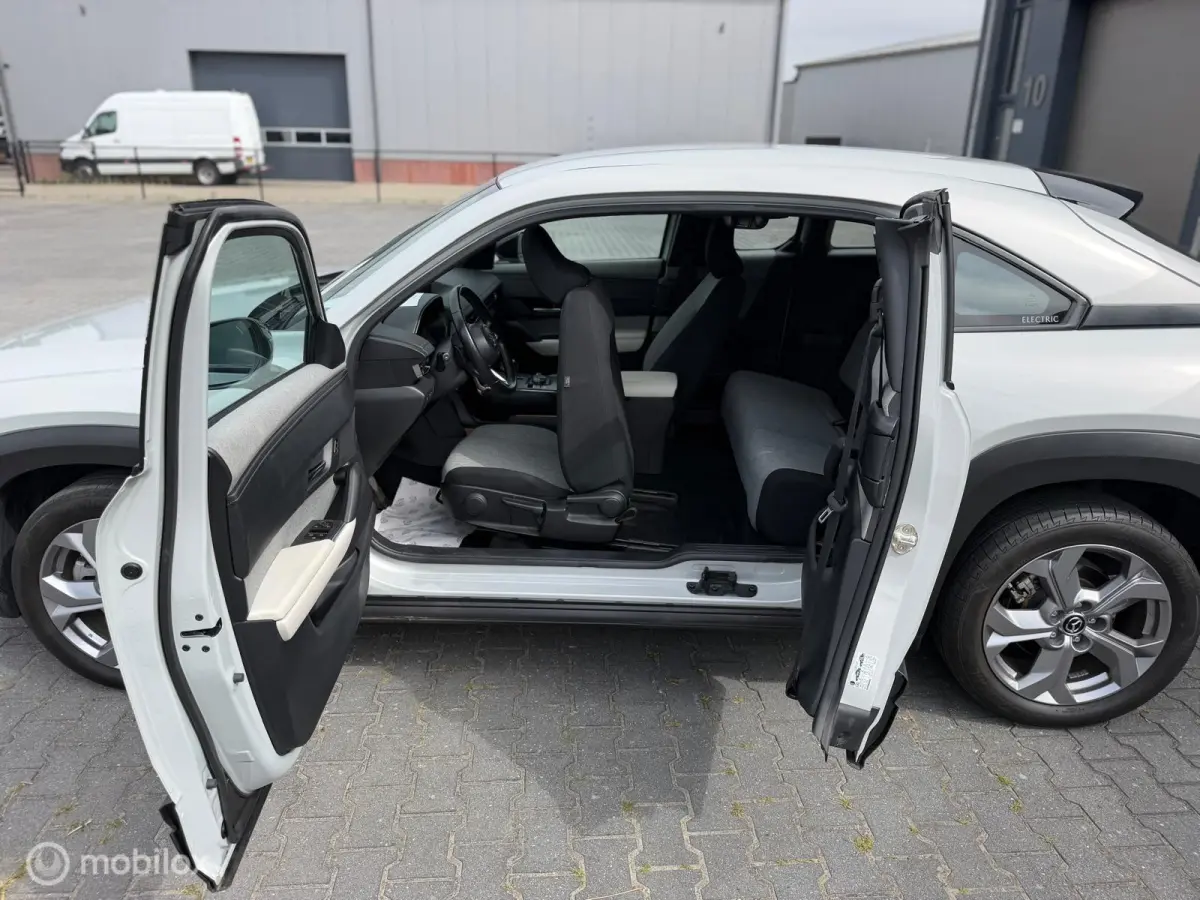 e-SkyActiv 145 36 kWh | 50.462 km | 93% SOH | Achteruitrijcamera | Ceramic | 2021 | Incl. BTW | NAP