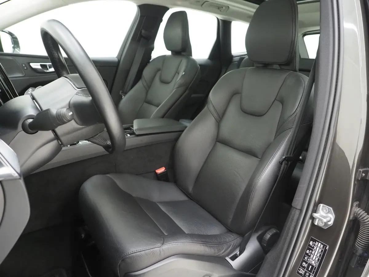 T6 340PK AWD Business Pro | Leder | Harman Kardon | Climate Pack | Pano-dak