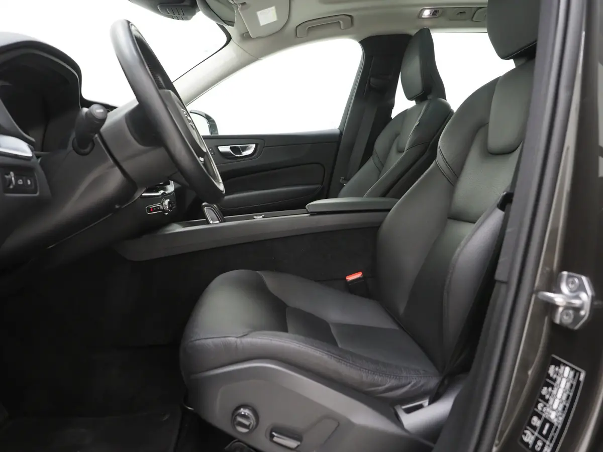 T6 340PK AWD Business Pro | Leder | Harman Kardon | Climate Pack | Pano-dak
