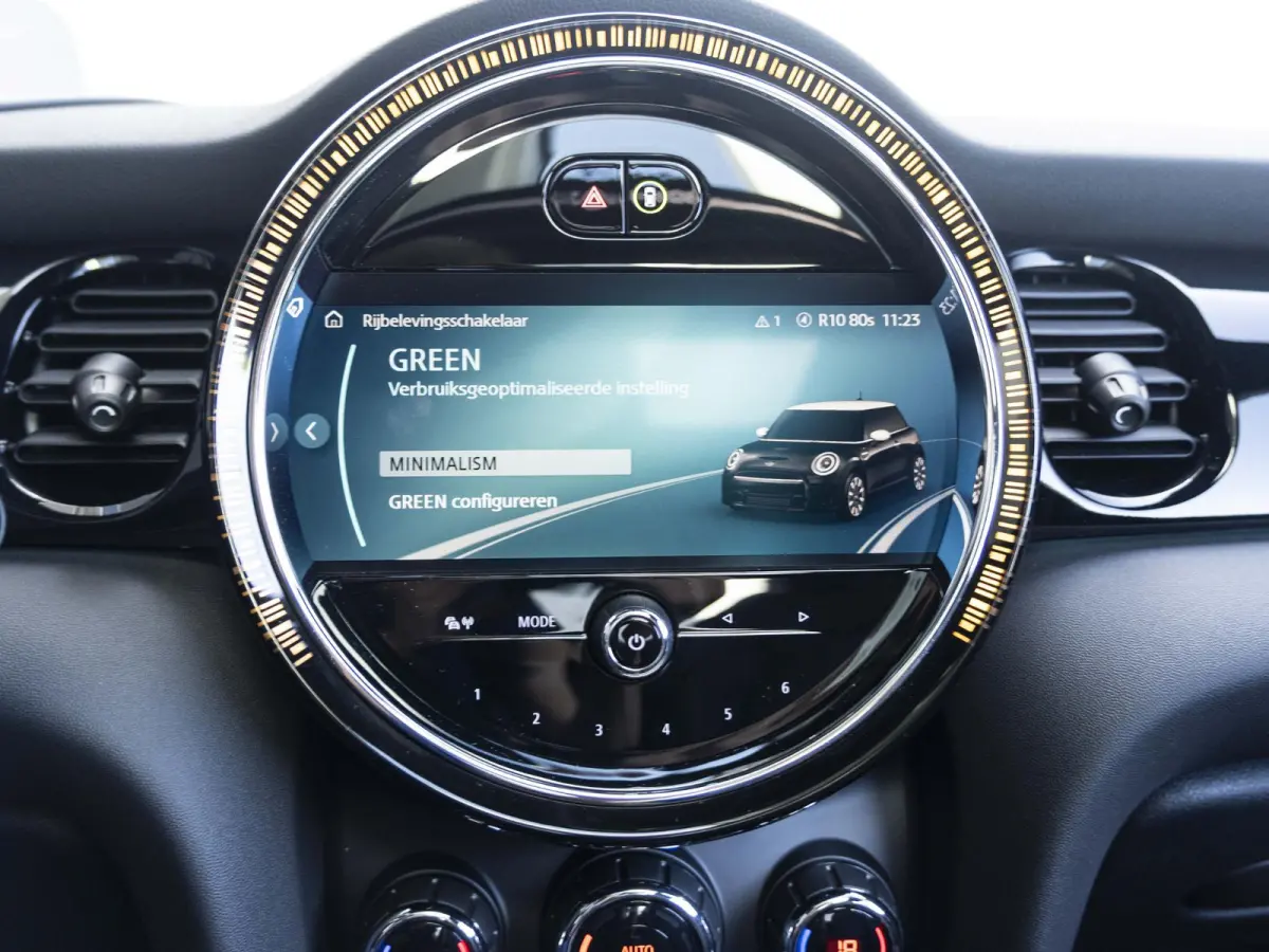 Cooper Rockingham GT | JCW-pakket | Adaptief onderstel | Stuur & Stoelverwarming | Achteruitrijcamera | Head-Up Display | Glazen panoramadak |