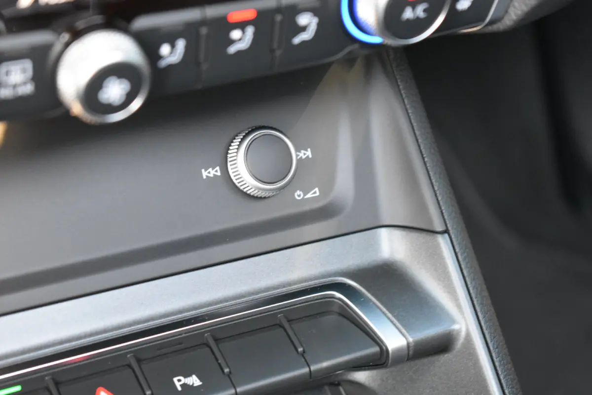 45 TFSI e S edition | S-Line in- en exterieur | Schuif-kanteldak | Dode hoek detectie | Bang & Olufsen soundsystem | Keyless | Parkeer pakket
