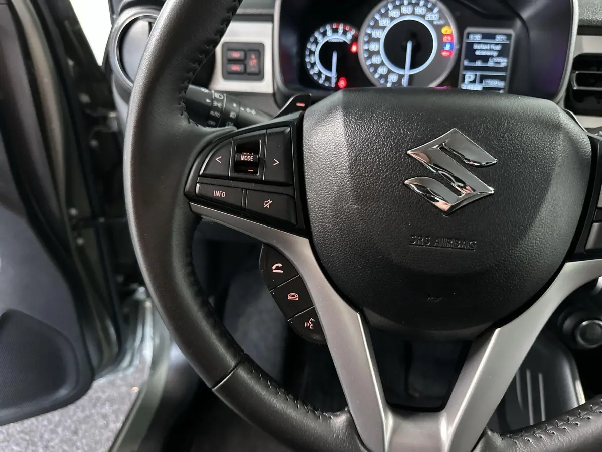 1.2 Smart Hybrid Style Automaat | Camera