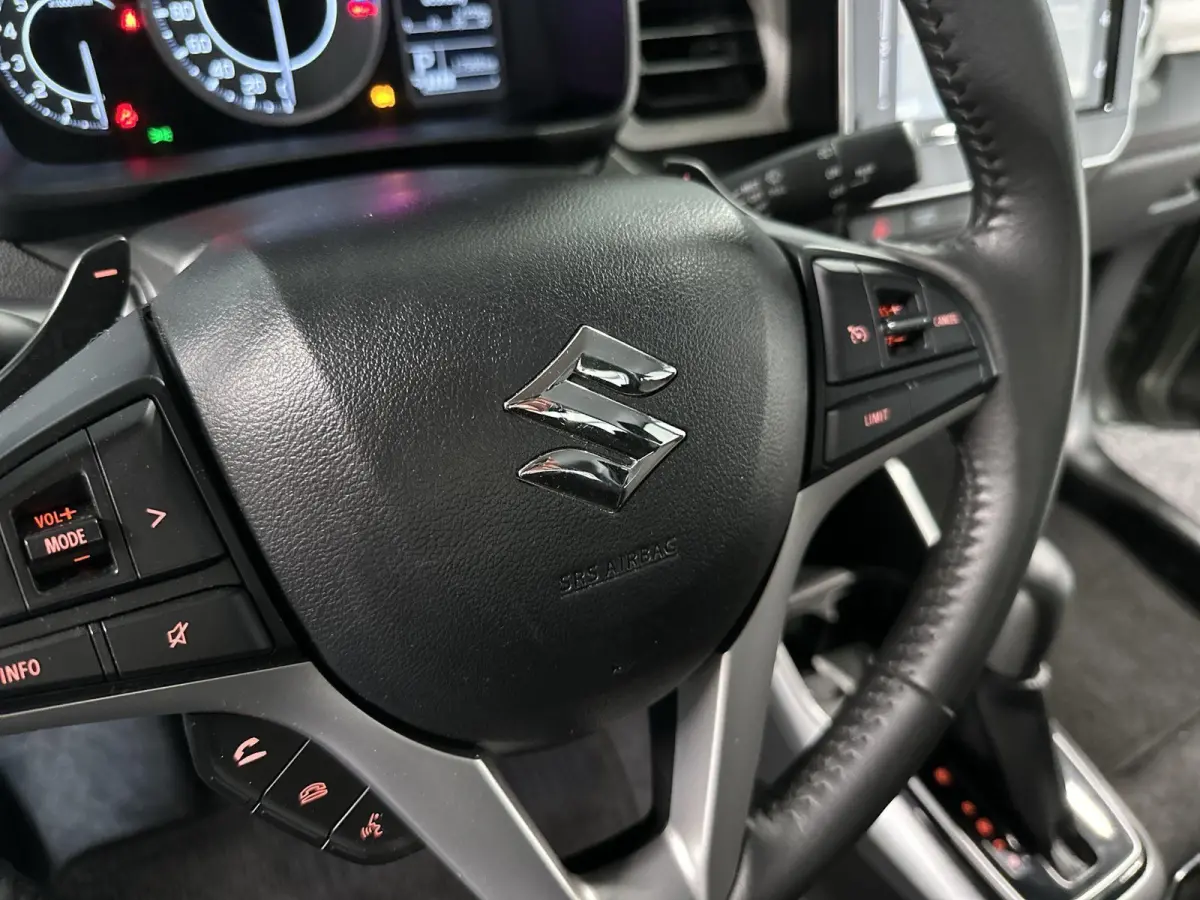 1.2 Smart Hybrid Style Automaat | Camera