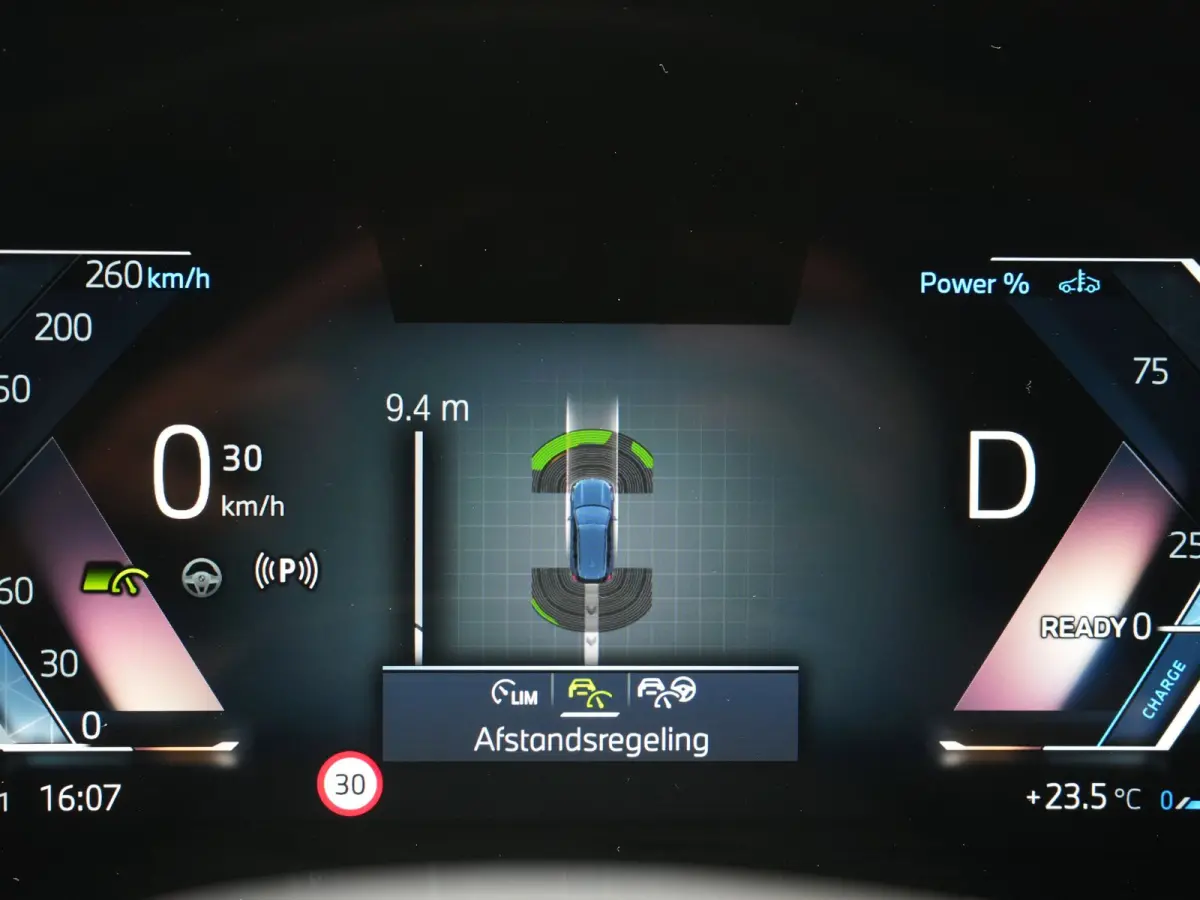 xDrive25e Sportline PHEV 245pk Dealer O.H. | Trekhaak Af Fabriek | Adaptive Cruise | Camera | Harman / Kardon | Lederen Sportstoelen Massage & Memory | Sfeerverlichting | Keyless | Blis | St