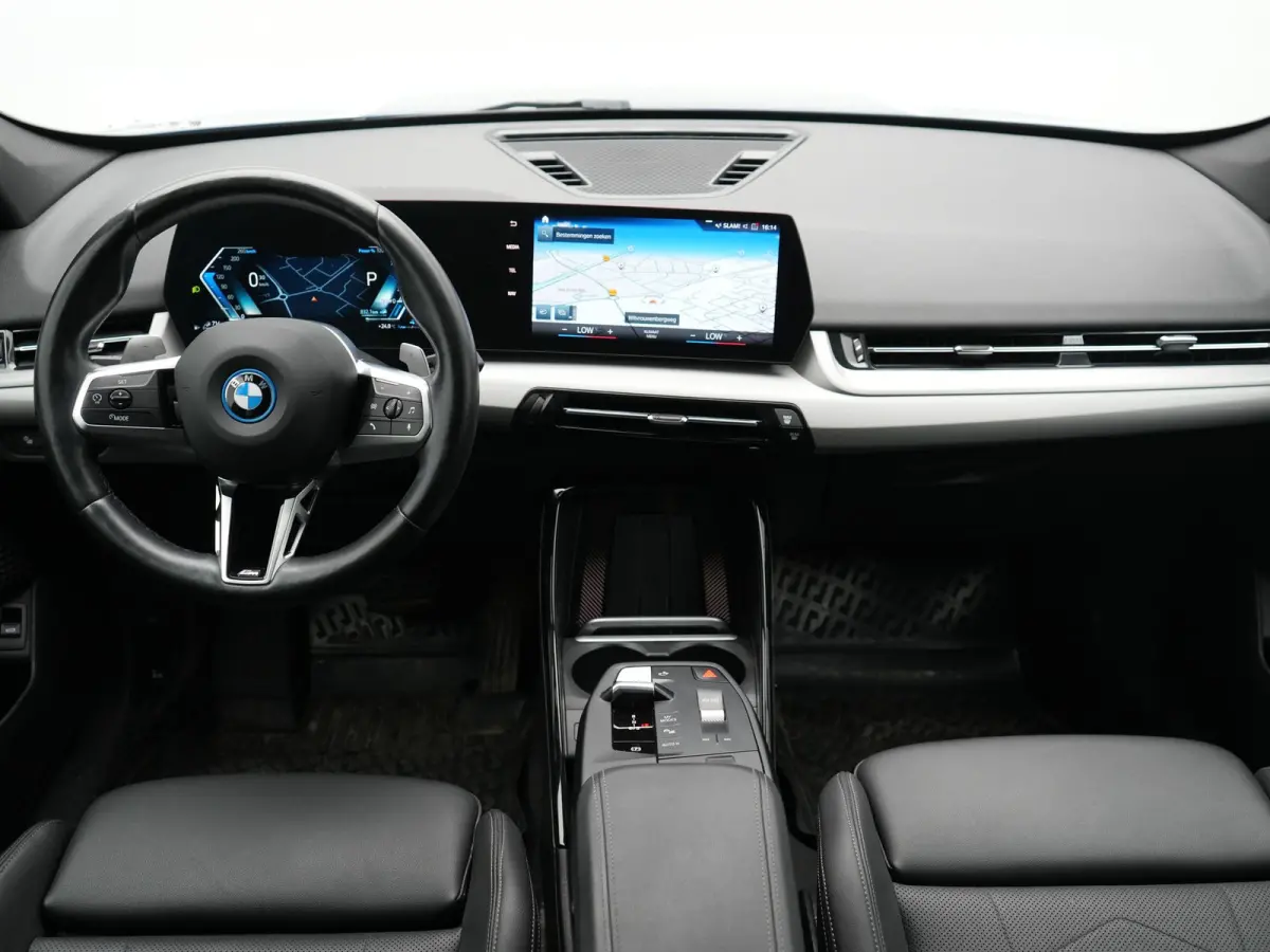 xDrive25e Sportline PHEV 245pk Dealer O.H. | Trekhaak Af Fabriek | Adaptive Cruise | Camera | Harman / Kardon | Lederen Sportstoelen Massage & Memory | Sfeerverlichting | Keyless | Blis | St
