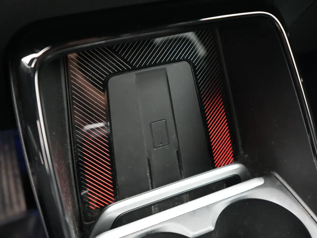 xDrive25e Sportline PHEV 245pk Dealer O.H. | Trekhaak Af Fabriek | Adaptive Cruise | Camera | Harman / Kardon | Lederen Sportstoelen Massage & Memory | Sfeerverlichting | Keyless | Blis | St