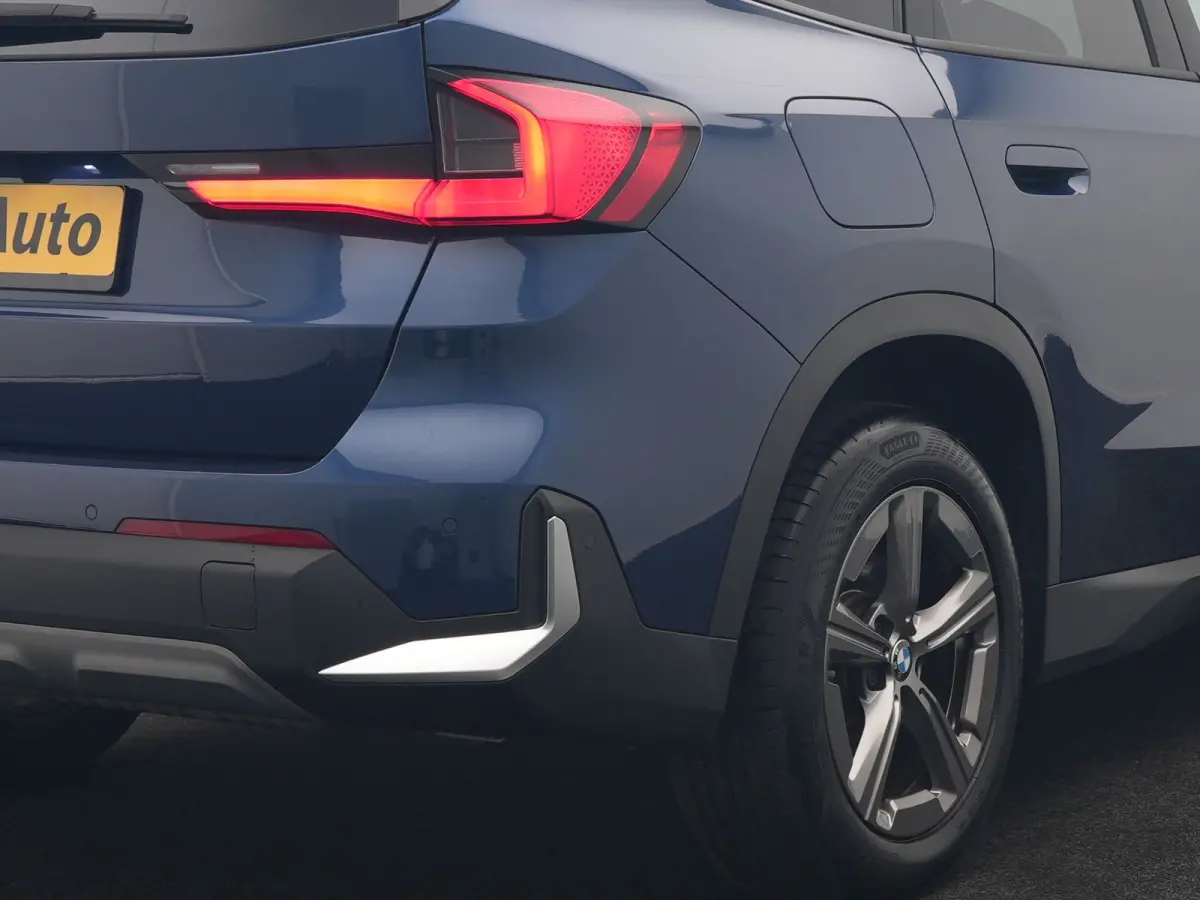xDrive25e Sportline PHEV 245pk Dealer O.H. | Trekhaak Af Fabriek | Adaptive Cruise | Camera | Harman / Kardon | Lederen Sportstoelen Massage & Memory | Sfeerverlichting | Keyless | Blis | St