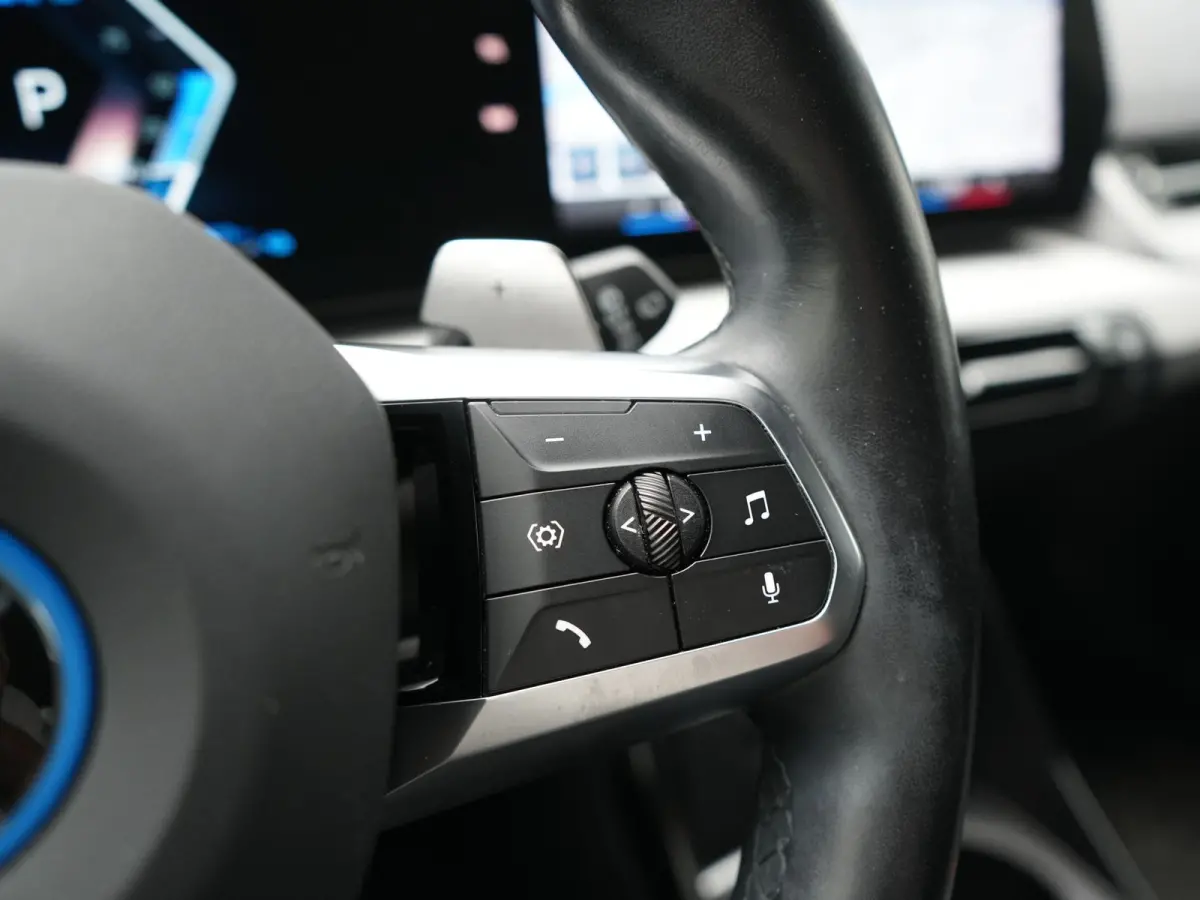 xDrive25e Sportline PHEV 245pk Dealer O.H. | Trekhaak Af Fabriek | Adaptive Cruise | Camera | Harman / Kardon | Lederen Sportstoelen Massage & Memory | Sfeerverlichting | Keyless | Blis | St