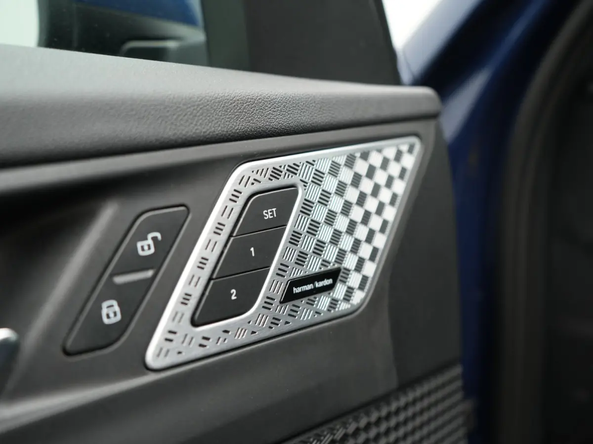 xDrive25e Sportline PHEV 245pk Dealer O.H. | Trekhaak Af Fabriek | Adaptive Cruise | Camera | Harman / Kardon | Lederen Sportstoelen Massage & Memory | Sfeerverlichting | Keyless | Blis | St