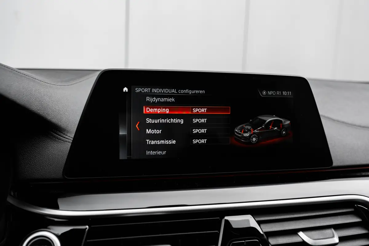 530e iPerformance High Executive 252Pk | Rondomzichtcamera | Head-up Display | Glazen schuifkanteldak | Stoelverwarming en ventilatie | Uitwijk assistent |18:LMV