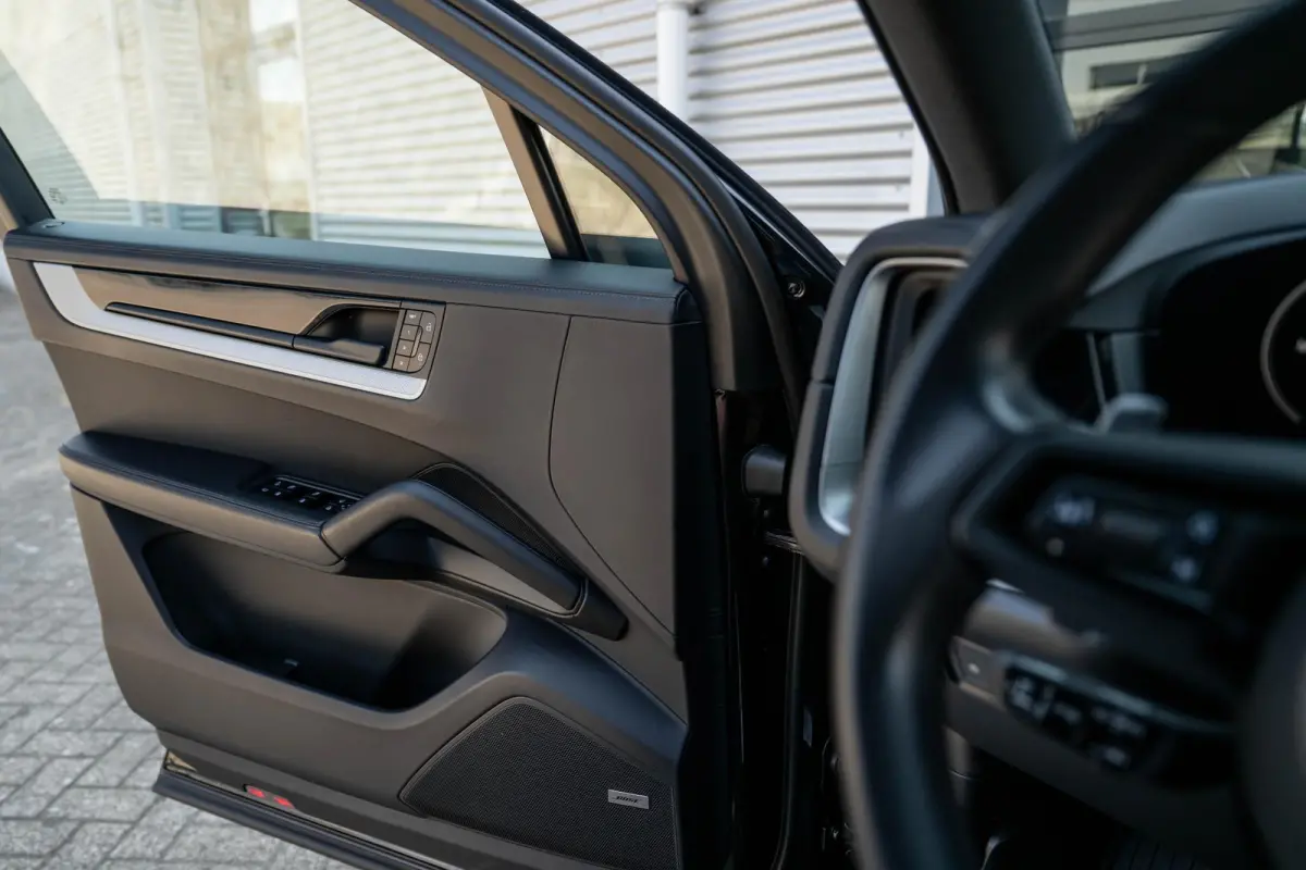 3.0 E-Hybrid Sport-Design Sportuitlaat Display