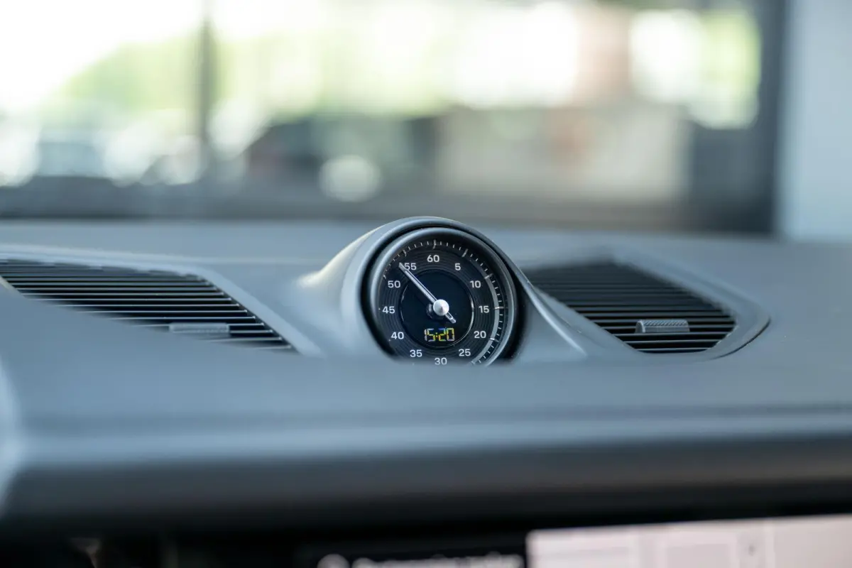 3.0 E-Hybrid Sport-Design Sportuitlaat Display