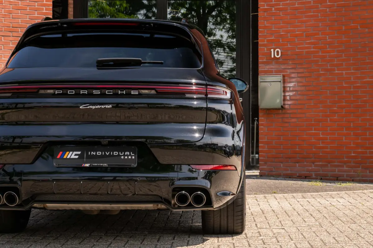 3.0 E-Hybrid Sport-Design Sportuitlaat Display