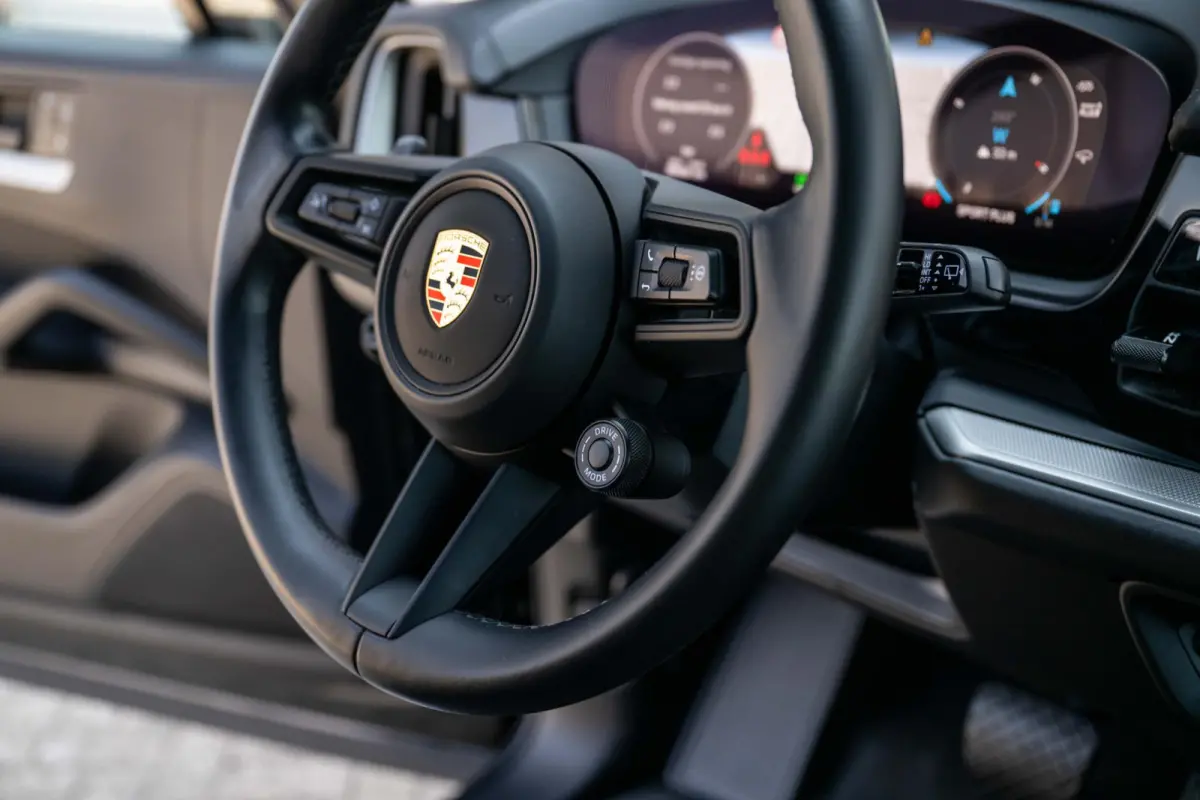 3.0 E-Hybrid Sport-Design Sportuitlaat Display