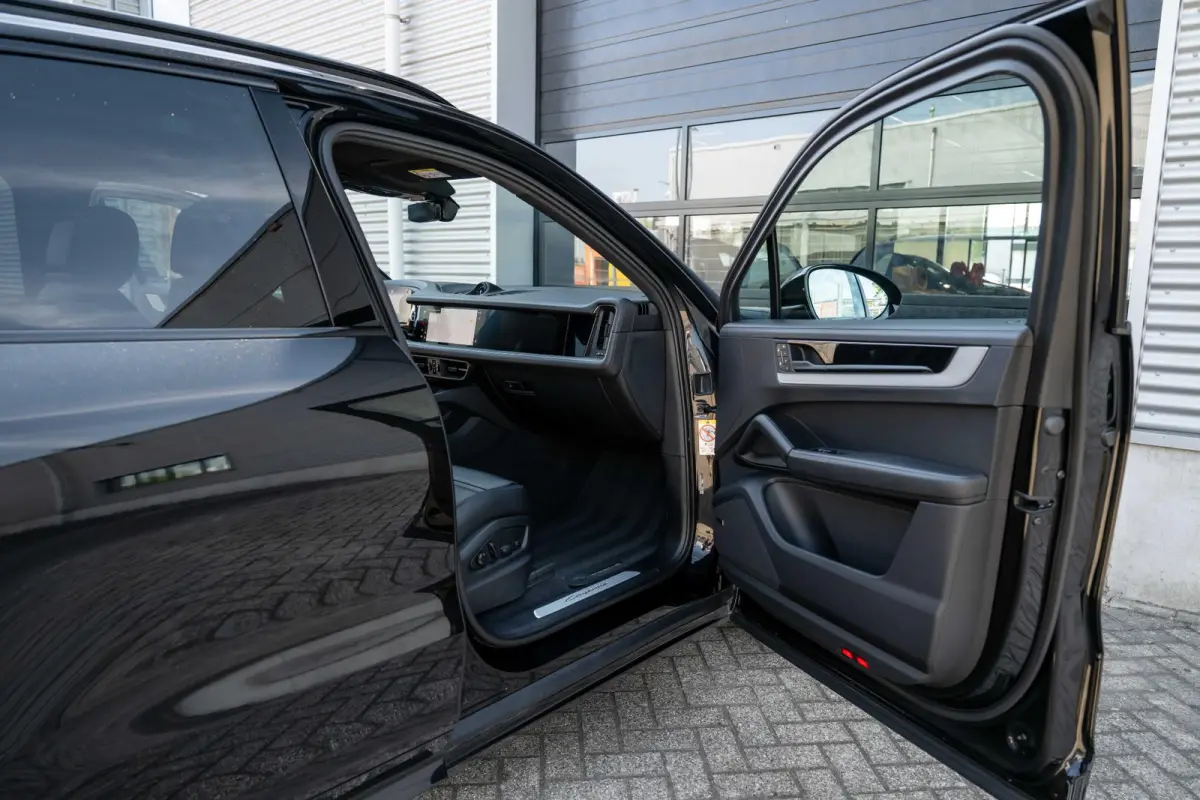 3.0 E-Hybrid Sport-Design Sportuitlaat Display