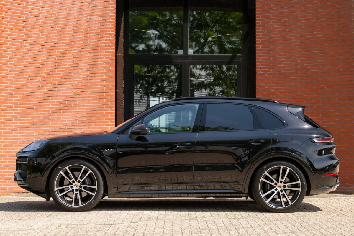 3.0 E-Hybrid Sport-Design Sportuitlaat Display