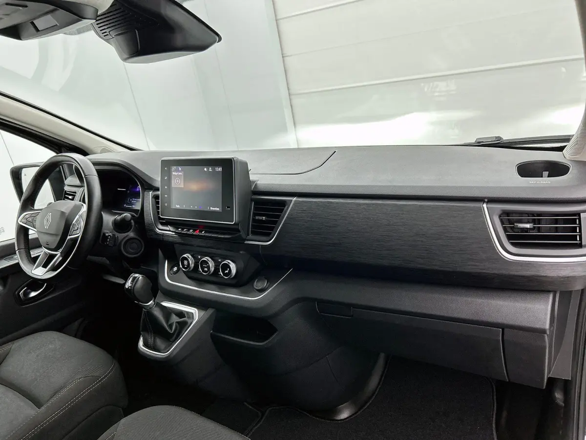 2.0 Blue dC1 150PK L2H1 Dubbele Cabine Automaat Navigatie Airco Lichtmetalen velgen Betimmering Trekhaak Camera Parkeersensoren