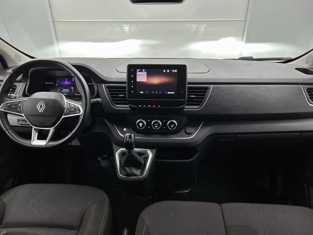 2.0 Blue dC1 150PK L2H1 Dubbele Cabine Automaat Navigatie Airco Lichtmetalen velgen Betimmering Trekhaak Camera Parkeersensoren