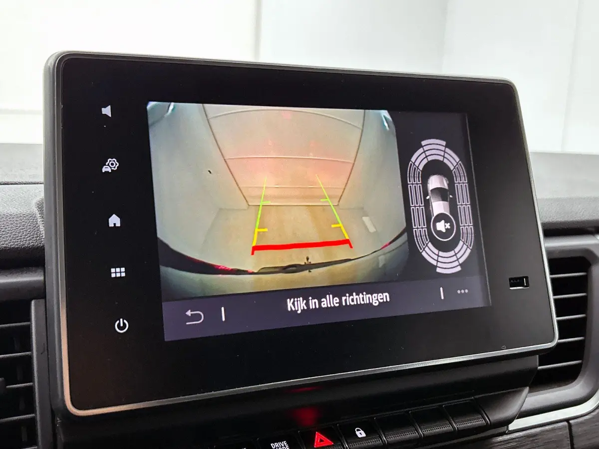 2.0 Blue dC1 150PK L2H1 Dubbele Cabine Automaat Navigatie Airco Lichtmetalen velgen Betimmering Trekhaak Camera Parkeersensoren
