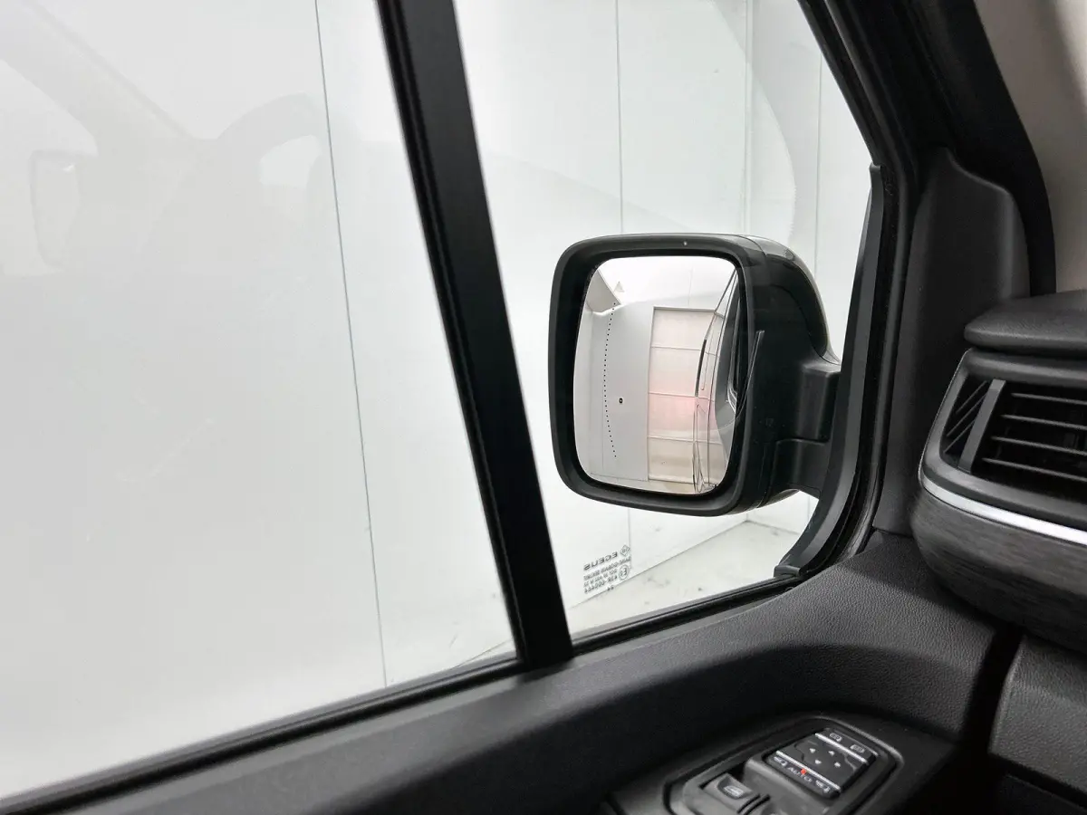2.0 Blue dC1 150PK L2H1 Dubbele Cabine Automaat Navigatie Airco Lichtmetalen velgen Betimmering Trekhaak Camera Parkeersensoren