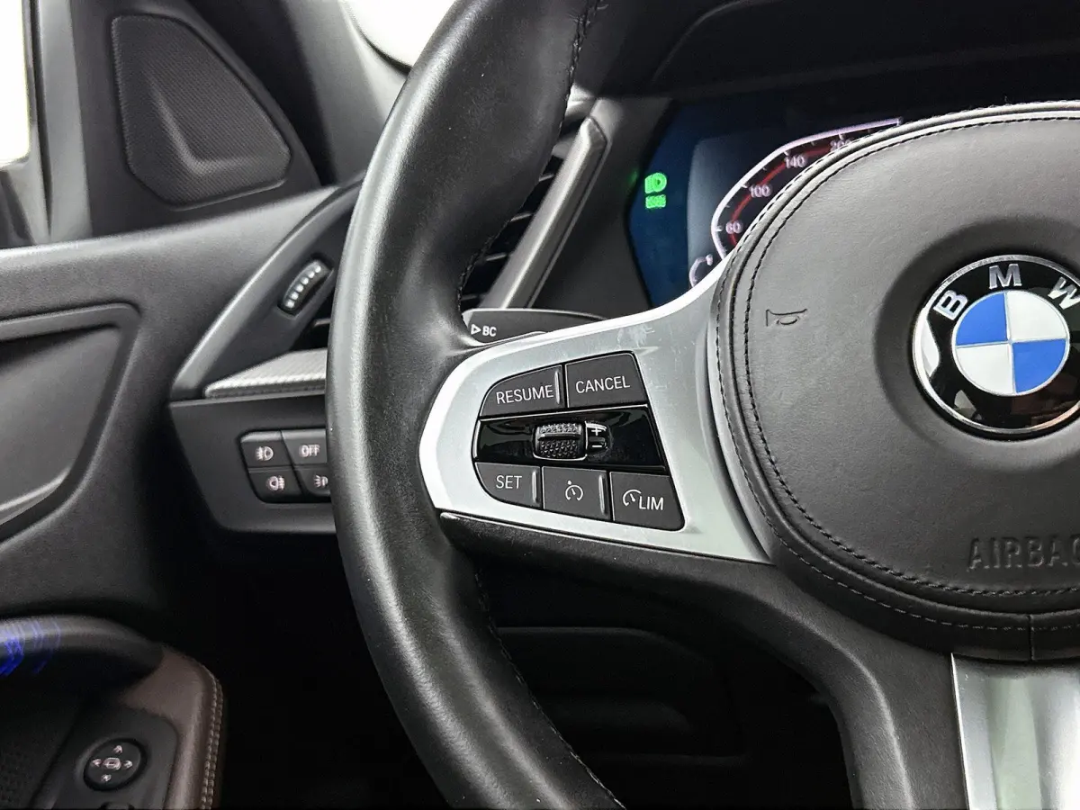 118i High Executive Edition | AUTOMAAT | PANORAMADAK | LEDER | STOELVERWARMING | APPLE CARPLAY - ANDROID AUTO | LED VERLICHTING | DIGITAL COCKPIT | PARKEERSENSOREN |