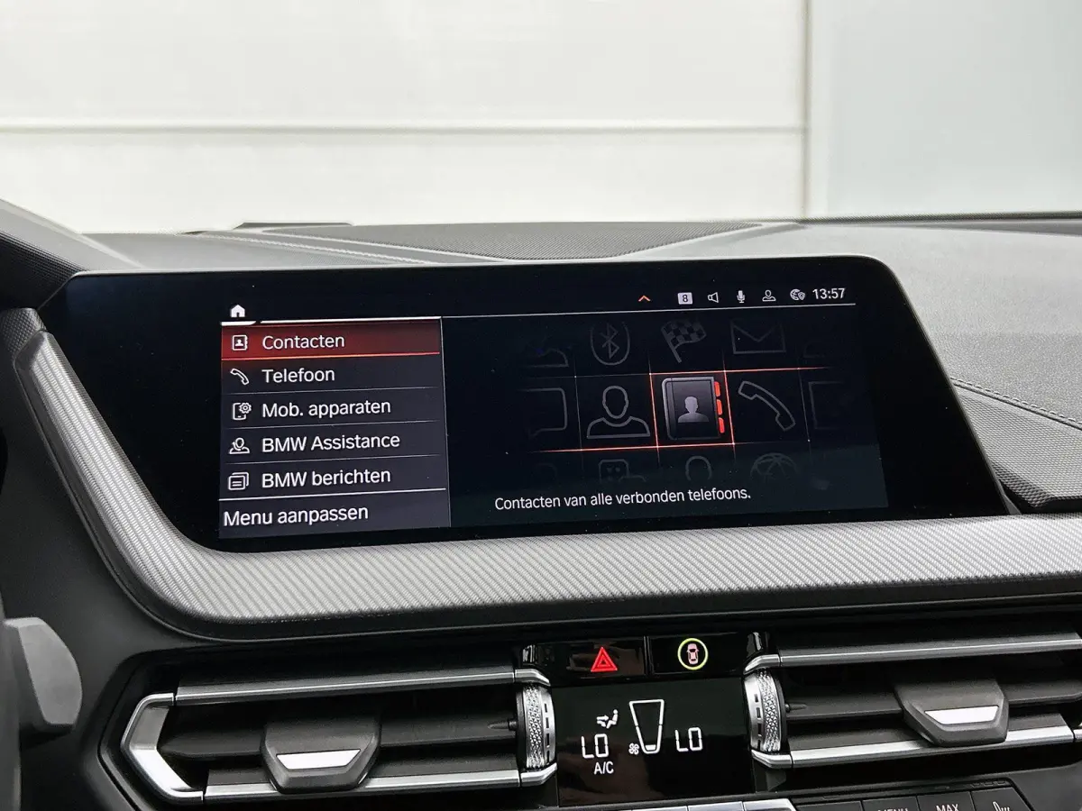 118i High Executive Edition | AUTOMAAT | PANORAMADAK | LEDER | STOELVERWARMING | APPLE CARPLAY - ANDROID AUTO | LED VERLICHTING | DIGITAL COCKPIT | PARKEERSENSOREN |