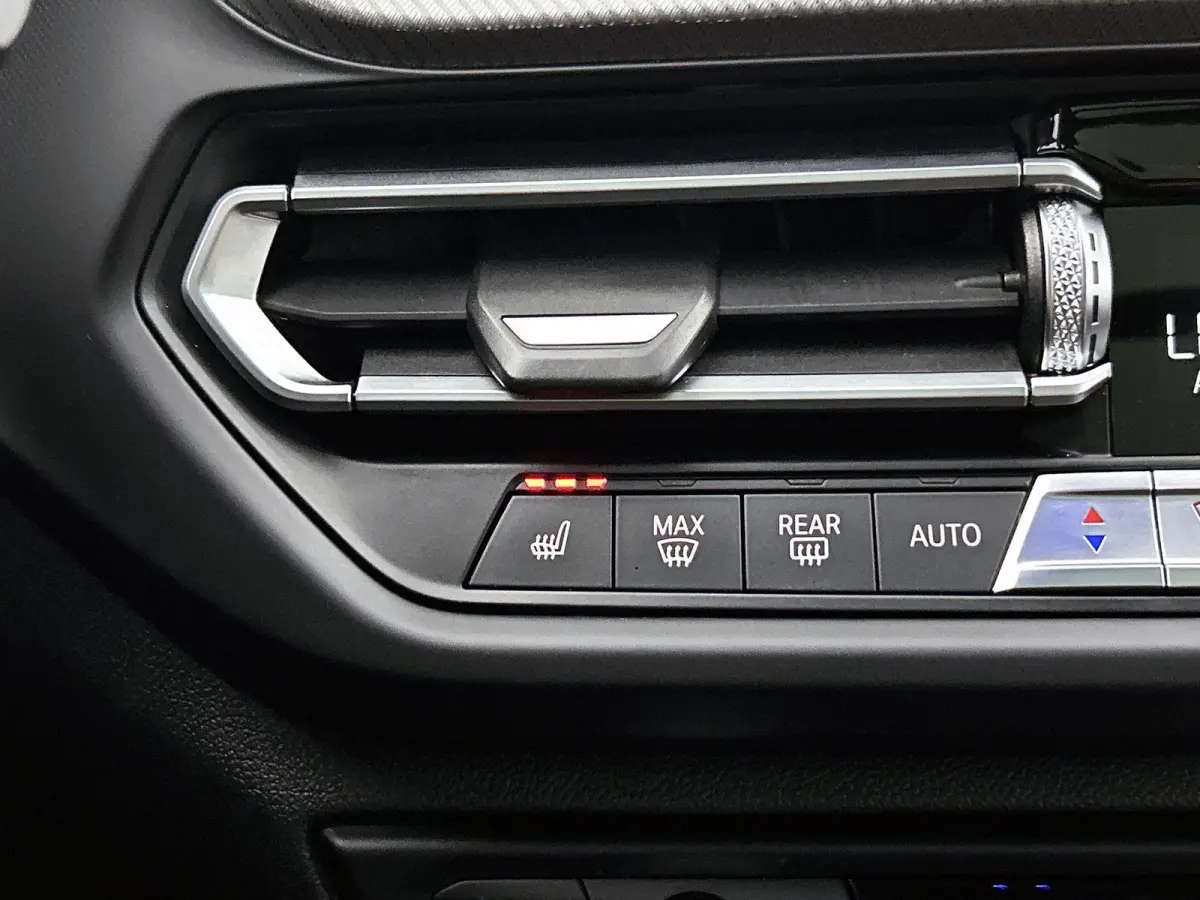 118i High Executive Edition | AUTOMAAT | PANORAMADAK | LEDER | STOELVERWARMING | APPLE CARPLAY - ANDROID AUTO | LED VERLICHTING | DIGITAL COCKPIT | PARKEERSENSOREN |