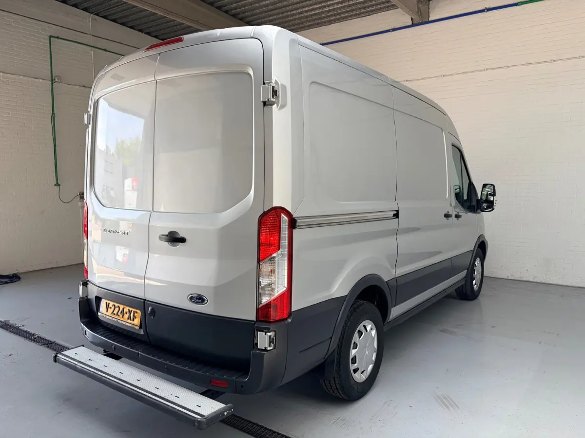 Automaat Servicewagen 350 2.0 TDCI 131PK euro6 L2H2 3Persoons Trend, Sortimo werkplaats inrichting, RIJKLAARPRIJS