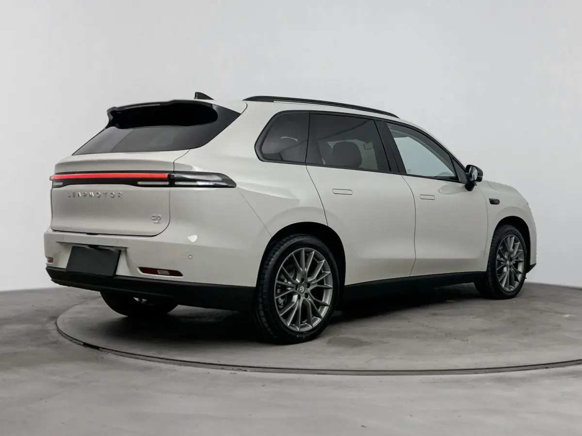 Design ProMax AWD 81.9 kWh | 600 pk | Panoramadak | Navigatie | Stoel Verwarming / Verkoeling | Camera