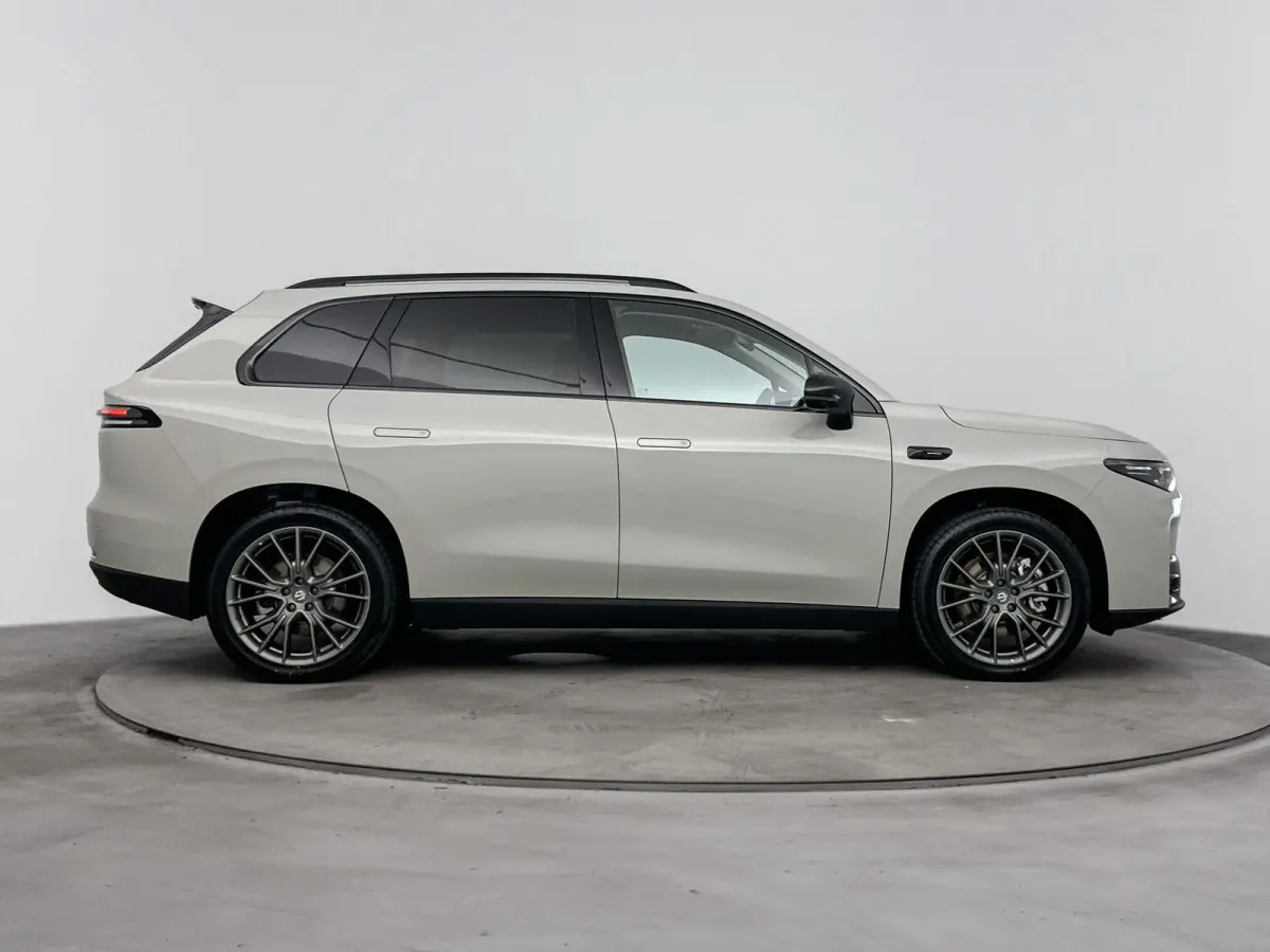 Design ProMax AWD 81.9 kWh | 600 pk | Panoramadak | Navigatie | Stoel Verwarming / Verkoeling | Camera