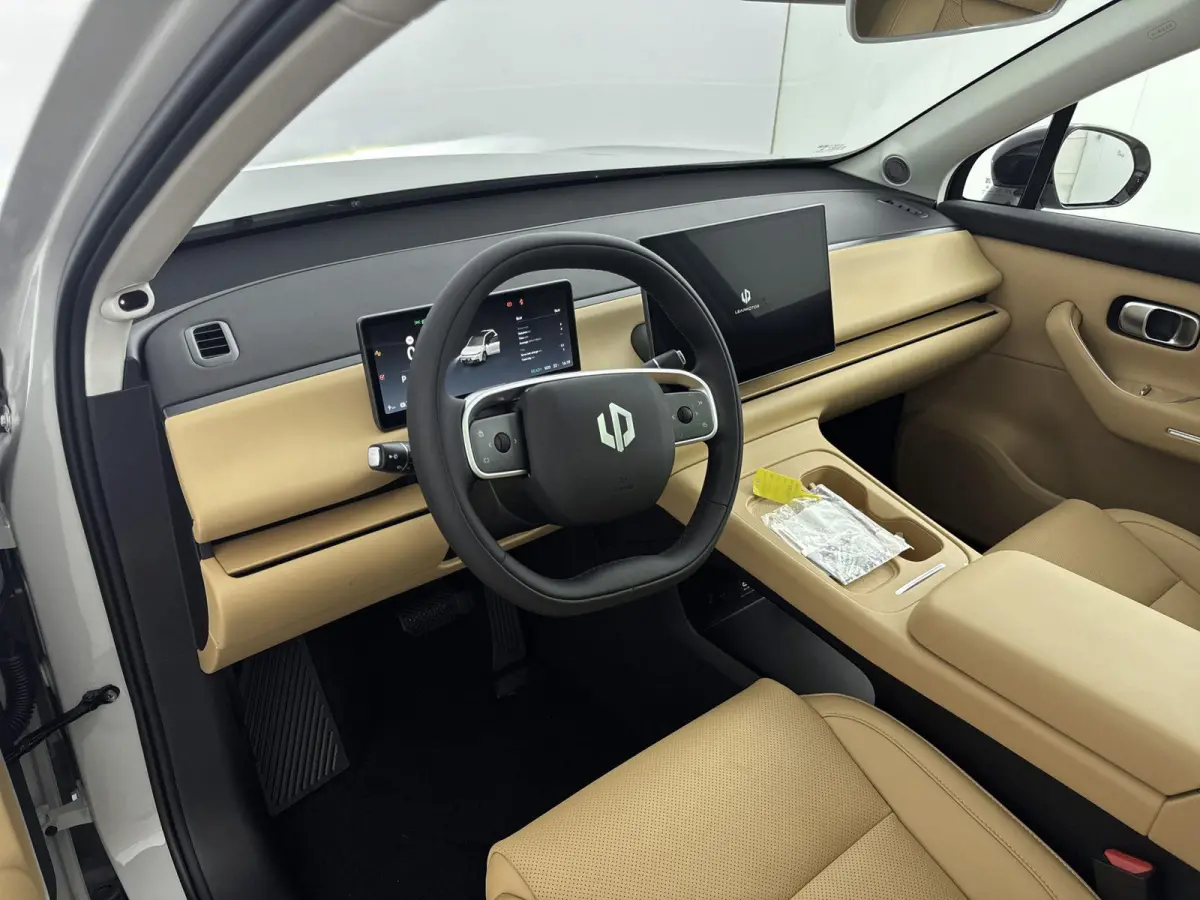Design ProMax AWD 81.9 kWh | 600 pk | Panoramadak | Navigatie | Stoel Verwarming / Verkoeling | Camera