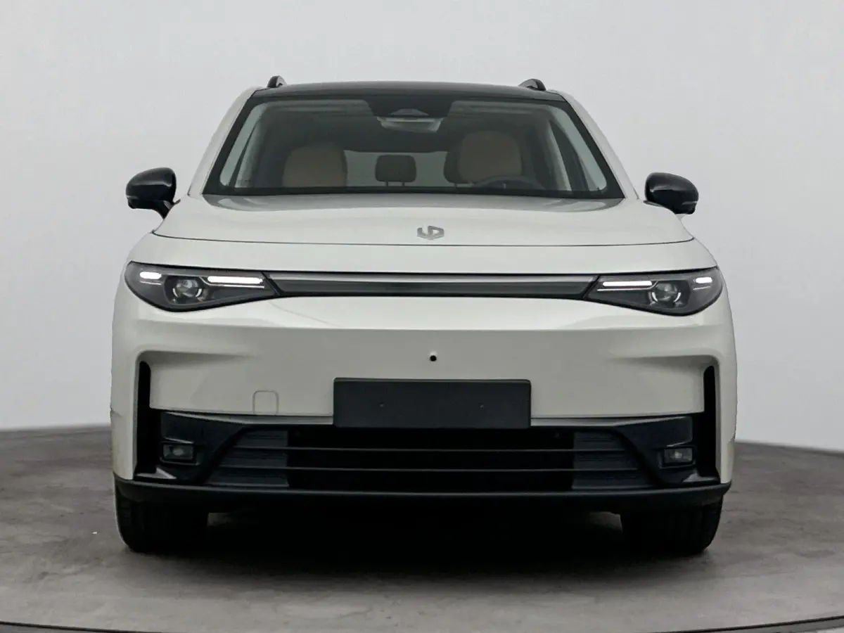 Design ProMax AWD 81.9 kWh | 600 pk | Panoramadak | Navigatie | Stoel Verwarming / Verkoeling | Camera