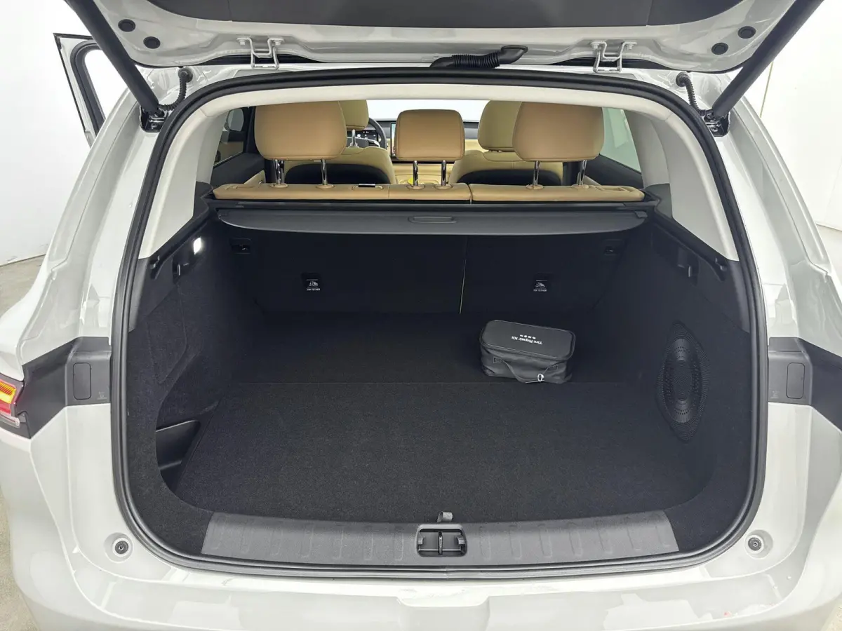 Design ProMax AWD 81.9 kWh | 600 pk | Panoramadak | Navigatie | Stoel Verwarming / Verkoeling | Camera