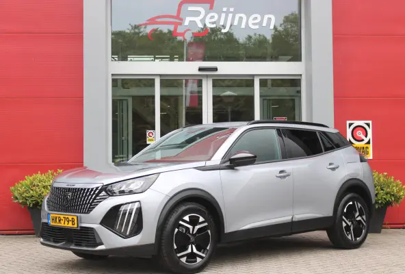1.2 100PK ALLURE | NAVIGATIE | PARKEERSENSOREN VOOR + ACHTER | KEYLESS ENTRY/START | LICHTMETALEN VELGEN 17" | DRAADLOZE APPLE CARPLAY/ANDROID AUTO | DRAADLOZE TELEFOONLADER | CRUISE CONTROL